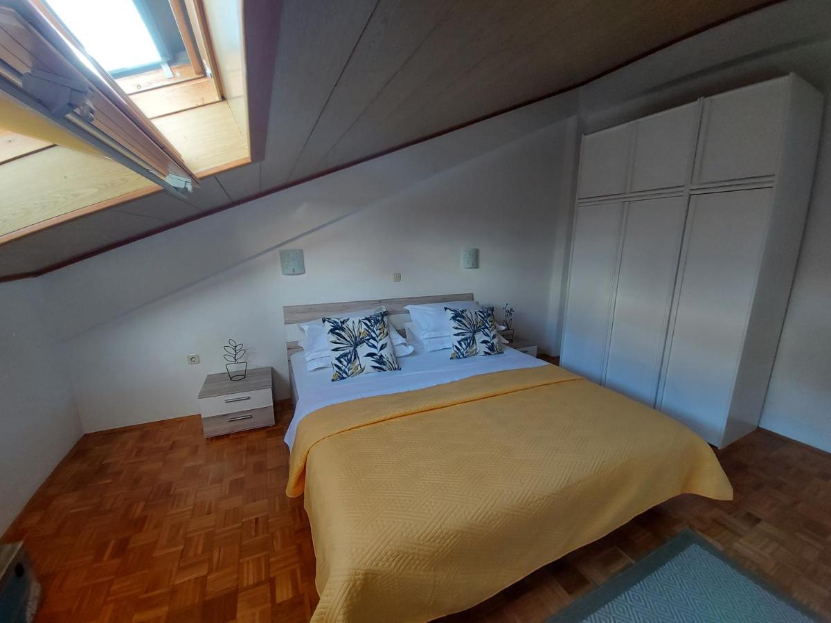 Apartments And Rooms Villa Dona Макарска Екстериор снимка