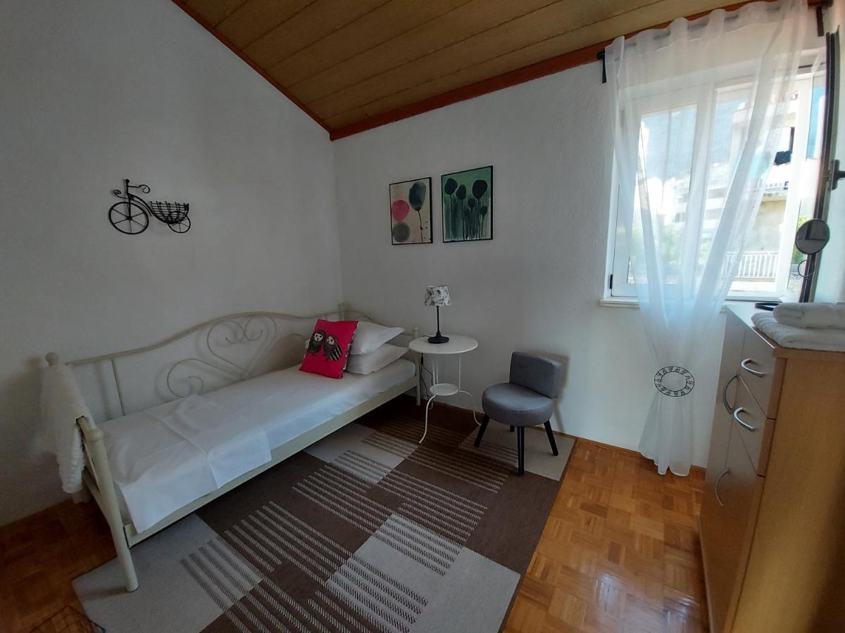 Apartments And Rooms Villa Dona Макарска Екстериор снимка