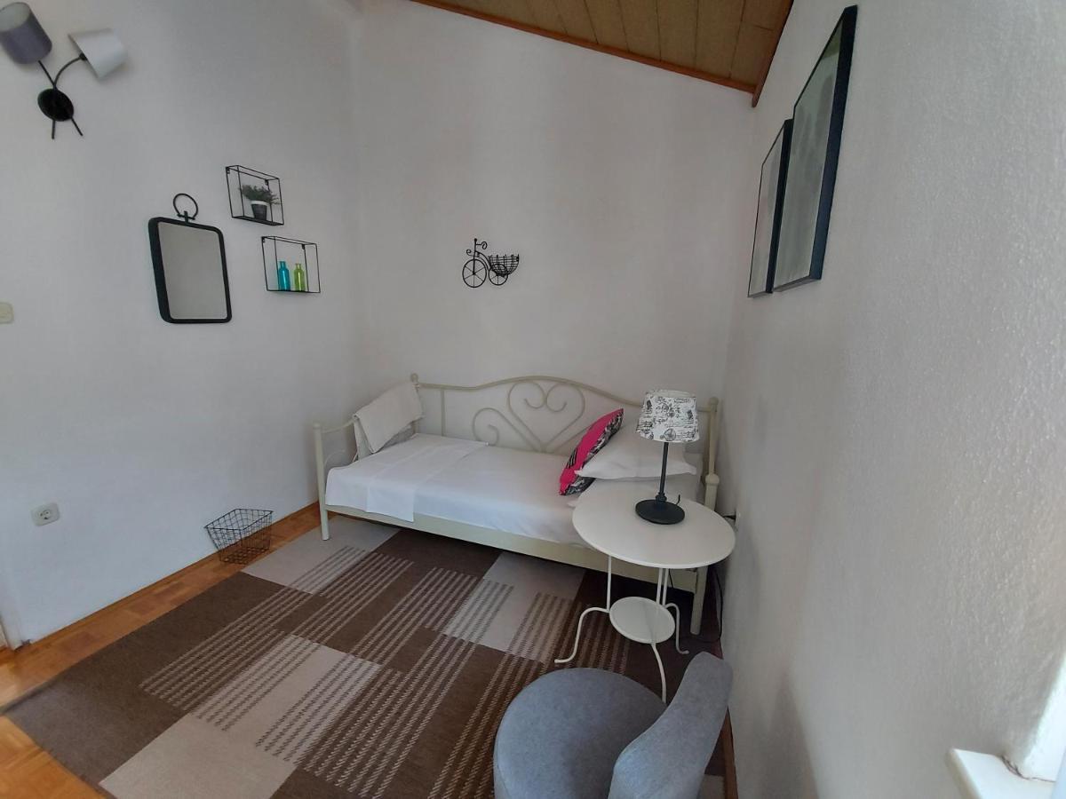 Apartments And Rooms Villa Dona Макарска Екстериор снимка