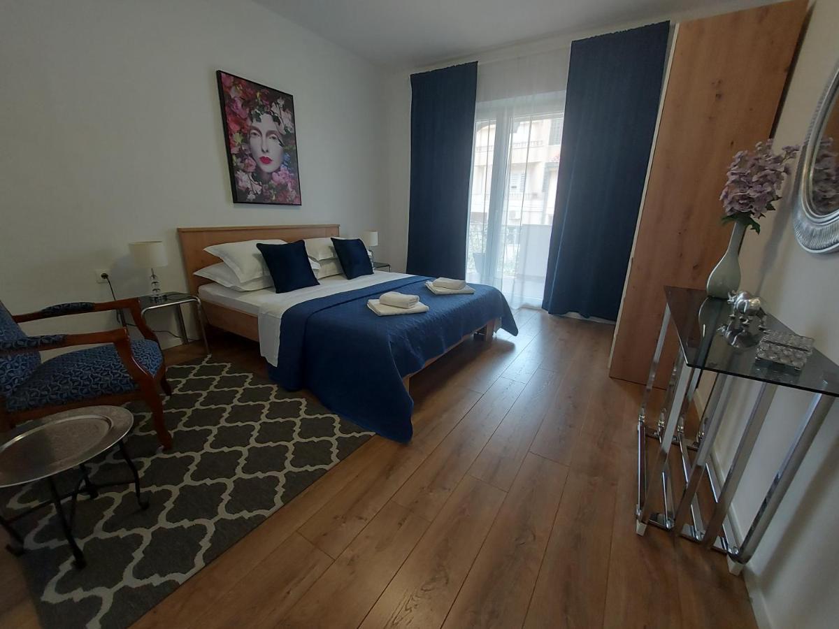 Apartments And Rooms Villa Dona Макарска Екстериор снимка