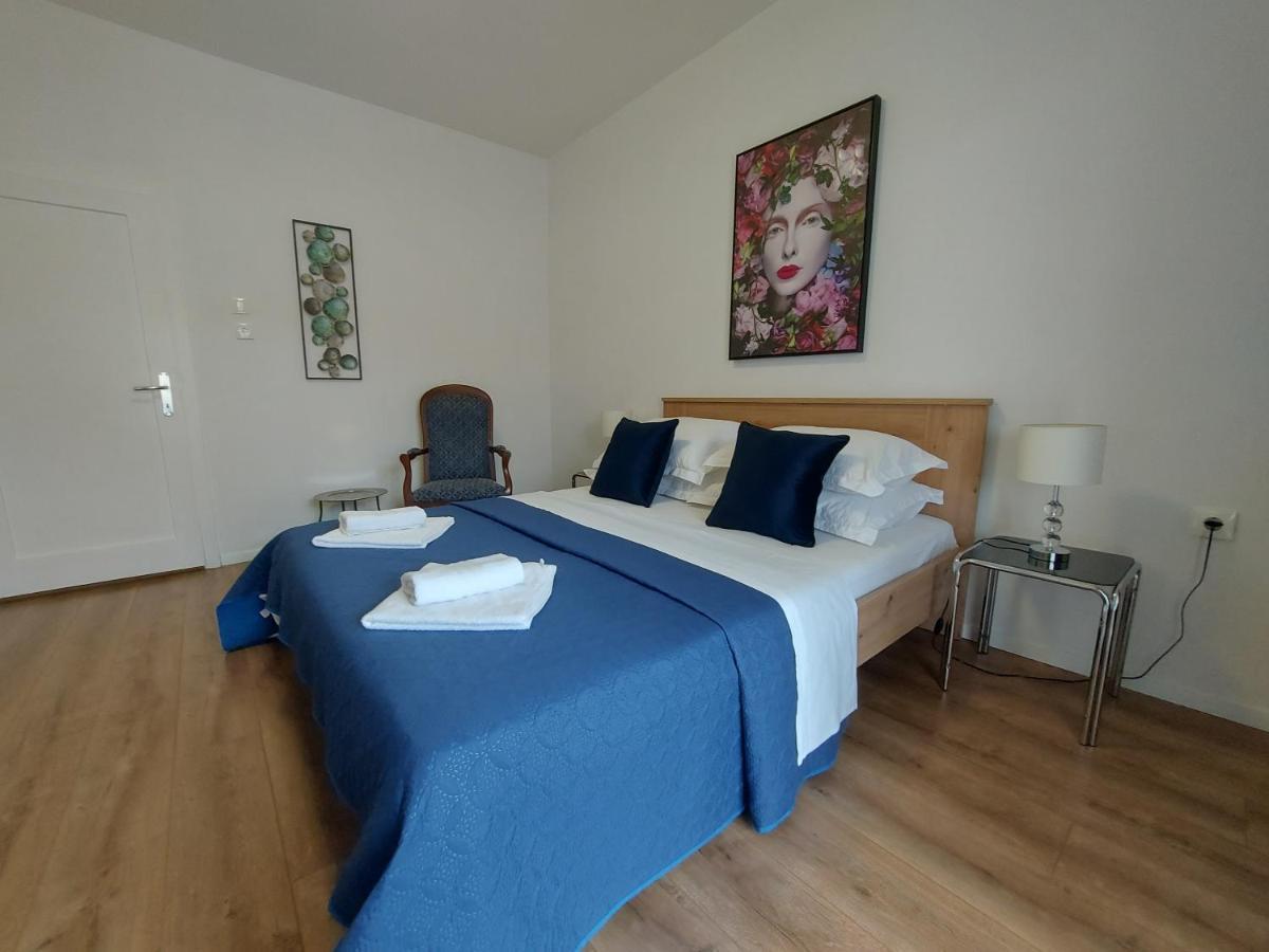 Apartments And Rooms Villa Dona Макарска Екстериор снимка