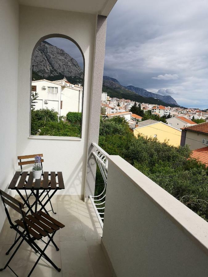 Apartments And Rooms Villa Dona Макарска Екстериор снимка
