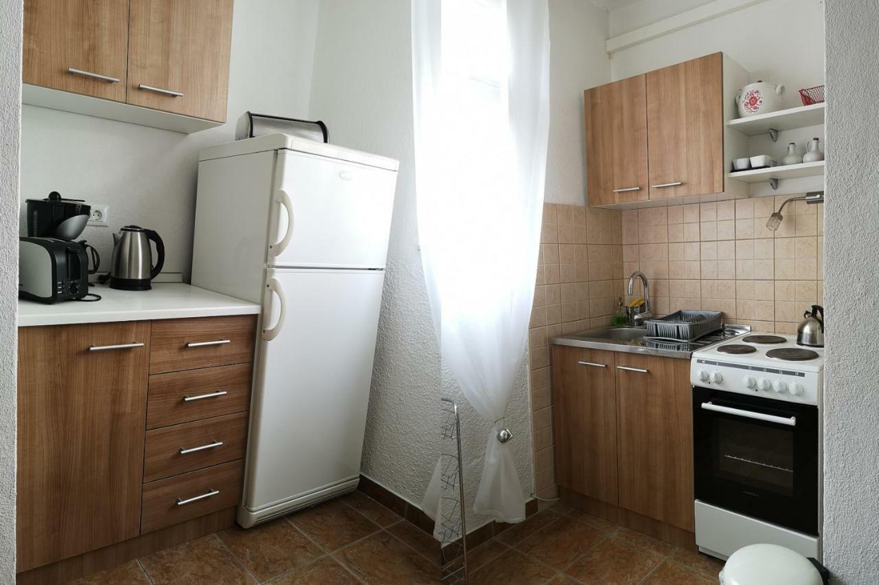 Apartments And Rooms Villa Dona Макарска Екстериор снимка