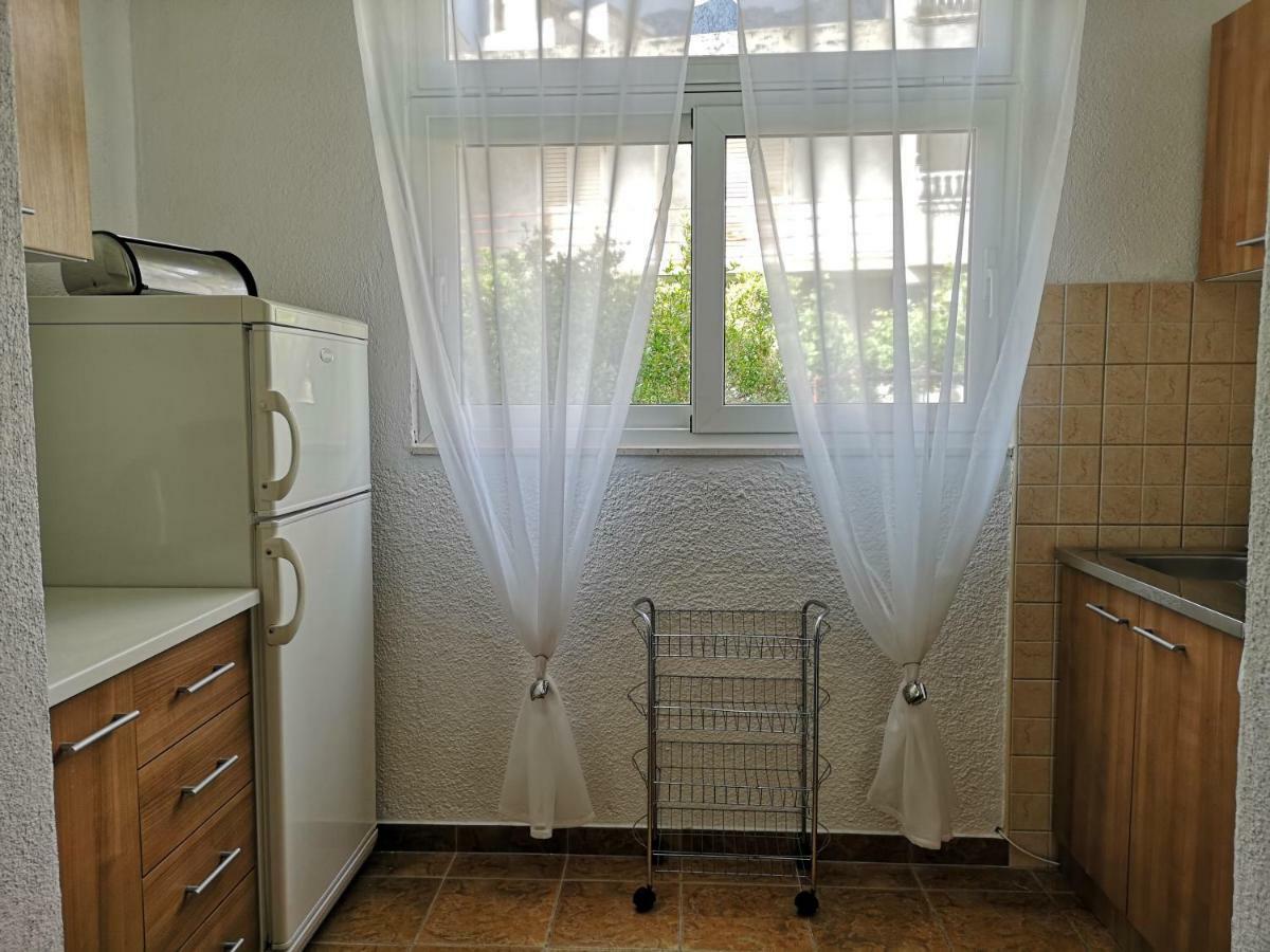 Apartments And Rooms Villa Dona Макарска Екстериор снимка