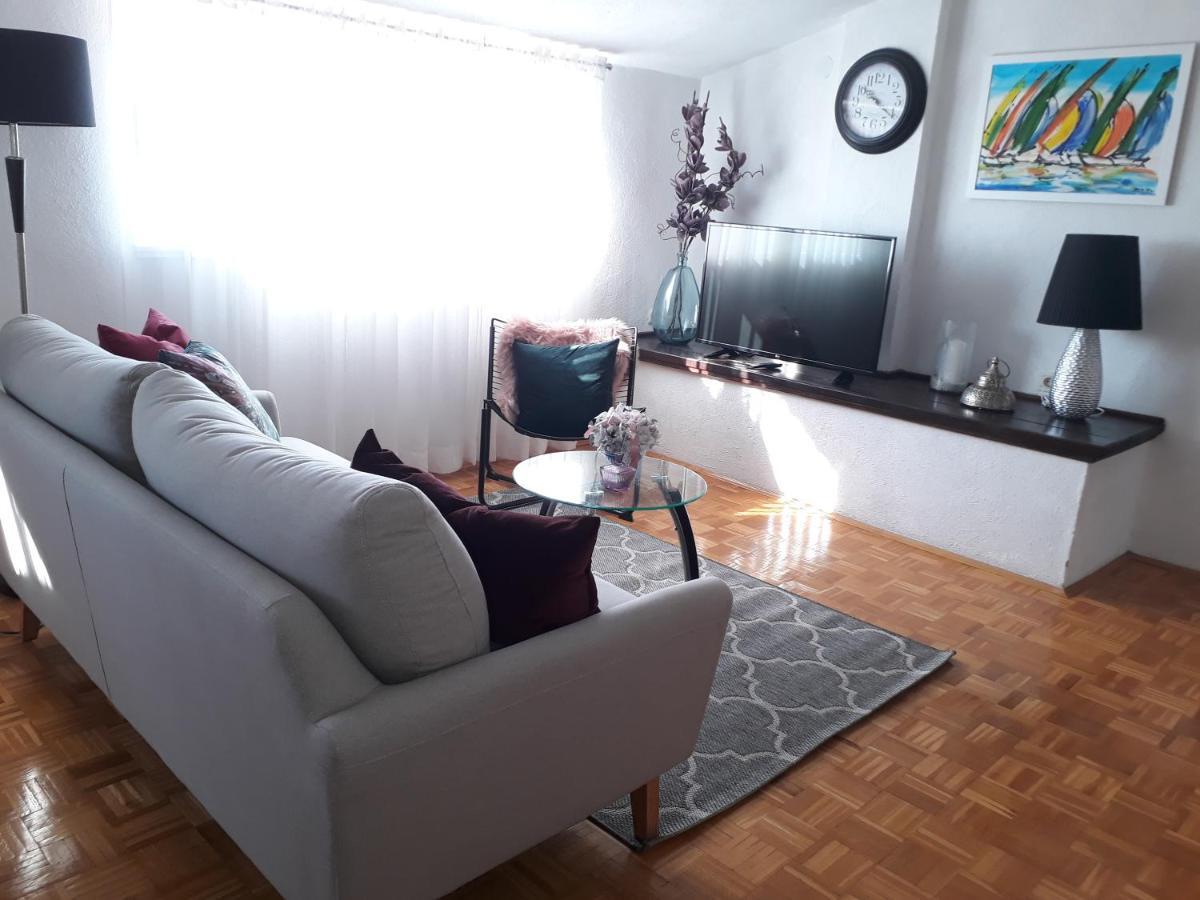 Apartments And Rooms Villa Dona Макарска Екстериор снимка