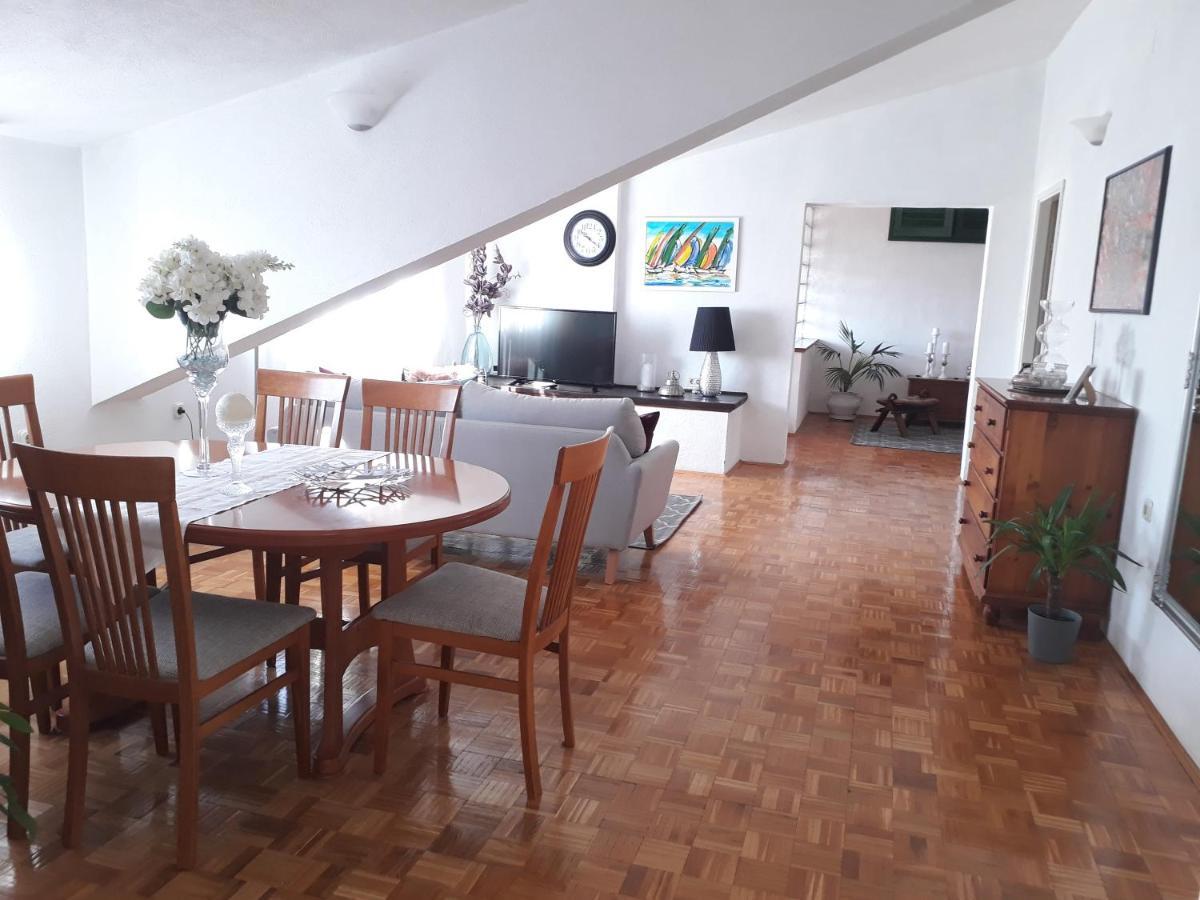 Apartments And Rooms Villa Dona Макарска Екстериор снимка