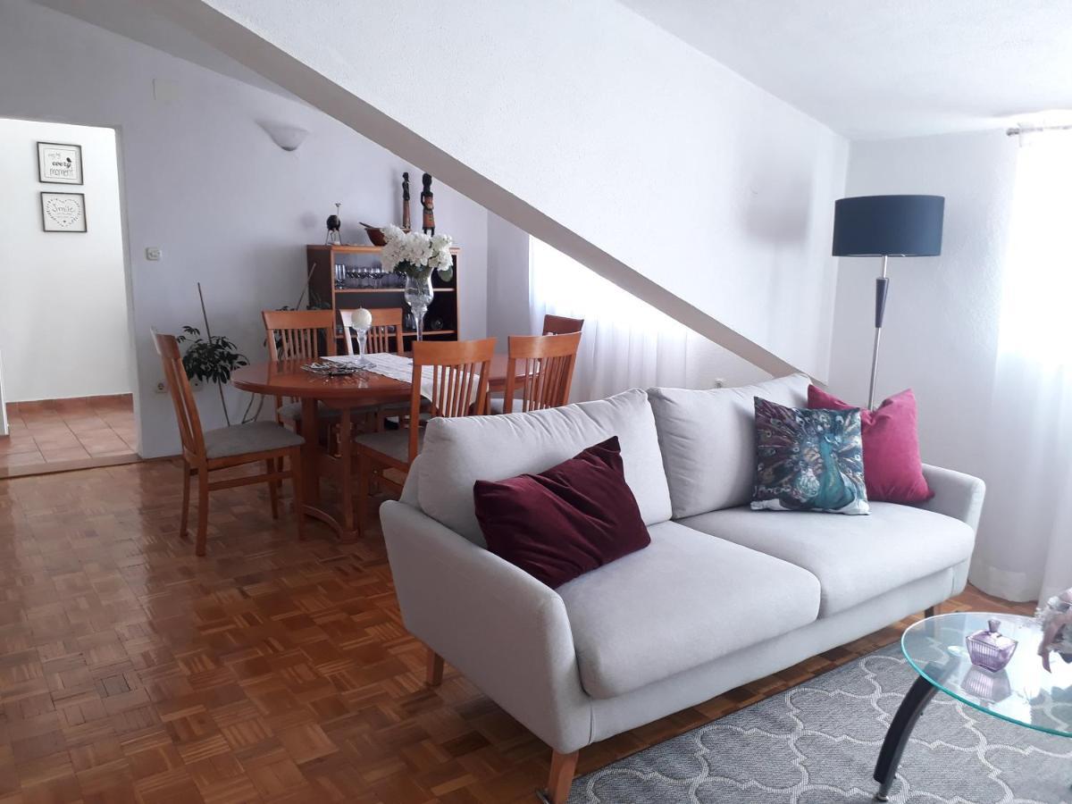 Apartments And Rooms Villa Dona Макарска Екстериор снимка